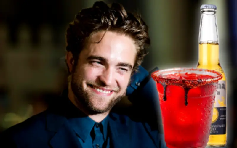 Robert Pattinson sorprende al preparar michelada en Vogue y se vuelve viral en redes