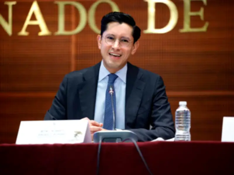 Roberto Velasco define pilares de la política exterior mexicana: soberanía, economía y protección consular