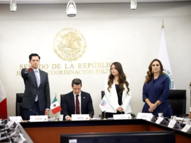 Roberto Velasco presenta los 10 pilares de la política exterior mexicana ante el Senado