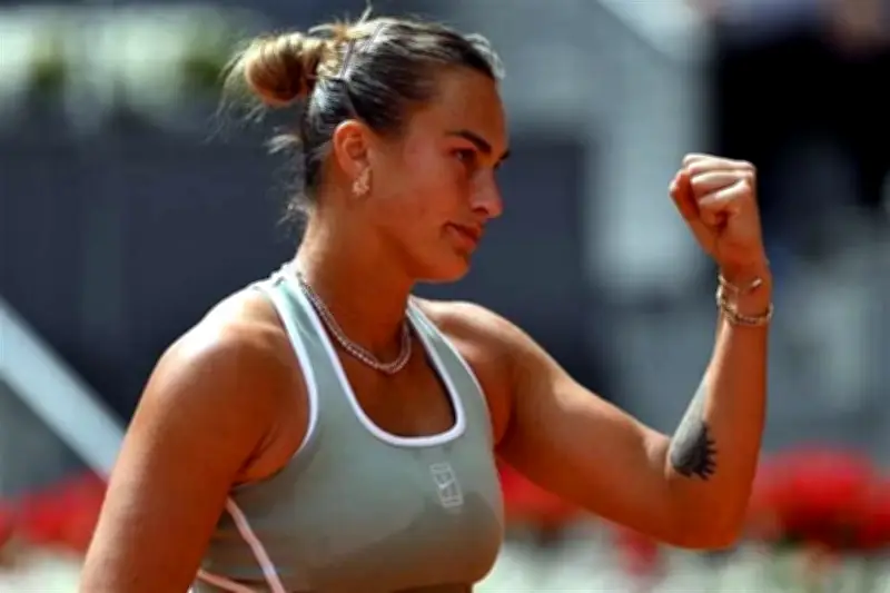 Sabalenka avanza firme a tercera ronda en Madrid