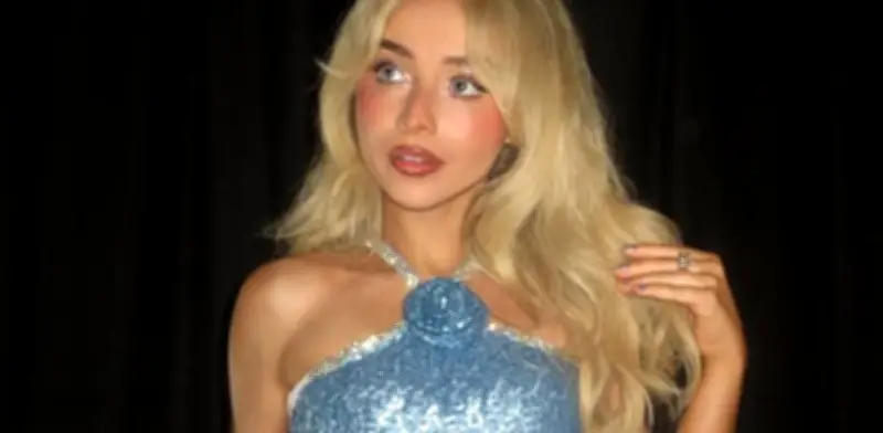 Sabrina Carpenter deslumbra en Coachella 2026 con un espectáculo cinematográfico y glamuroso