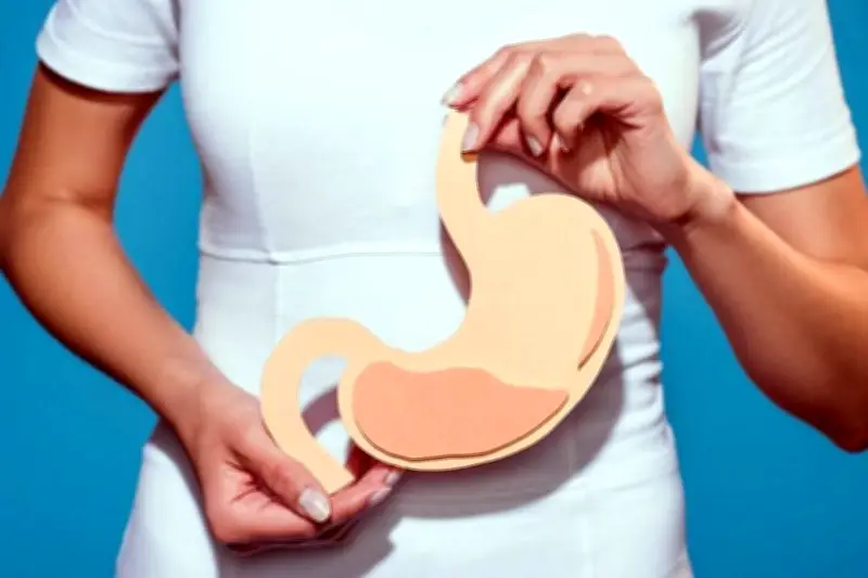 Salud digestiva en verano: cómo el calor afecta al estómago y qué hacer