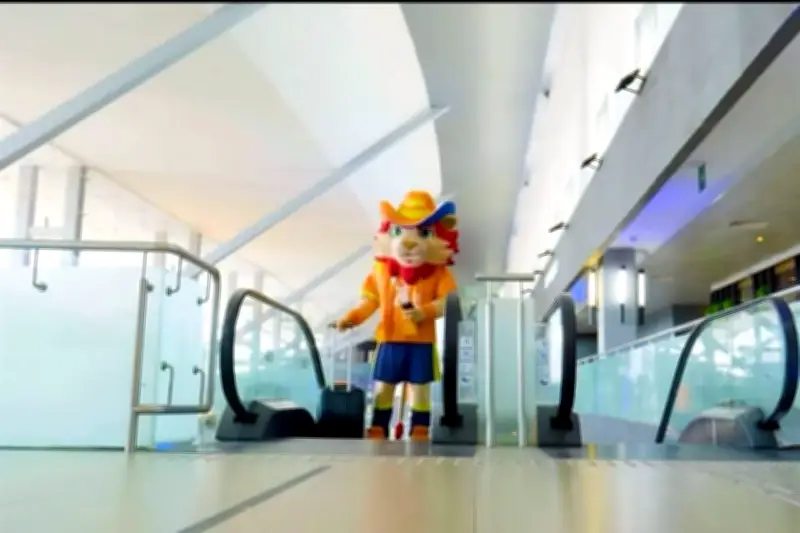 Samuel García Inicia Gira Asiática con Su Mascota, Busca Inversiones para Nuevo León