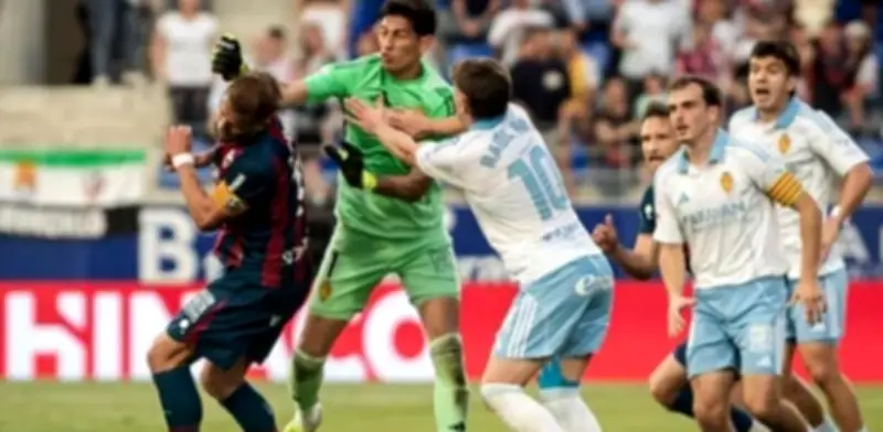 Sanción histórica de 13 partidos a Esteban Andrada en España