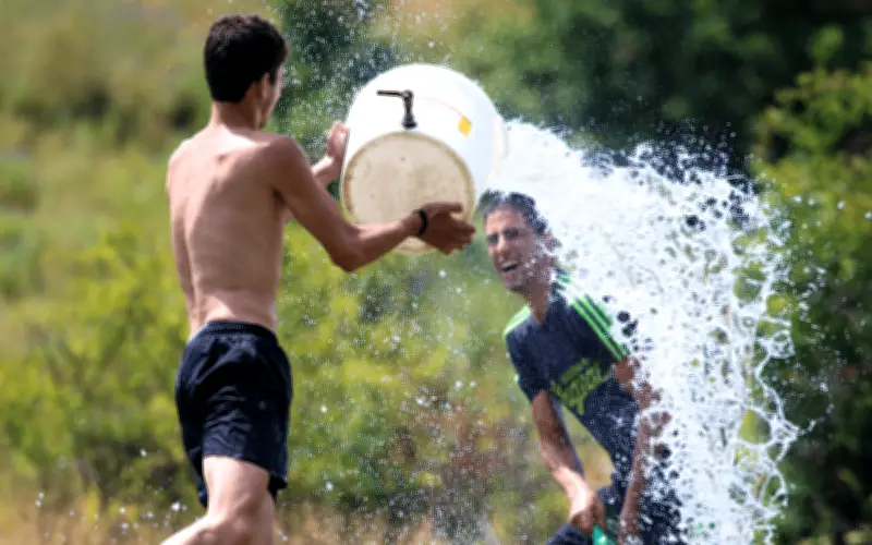Sábado de Gloria 2026 en CDMX: Multas de hasta 351 mil pesos por desperdiciar agua