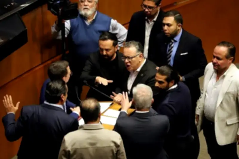 Se enciende instalación de la Permanente por narconexos