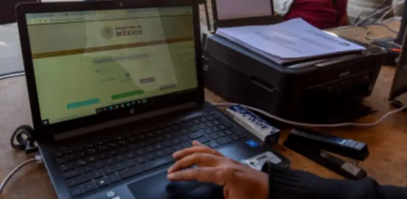 Secretaría del Bienestar alerta sobre fraudes en programas sociales: no hay adelantos vía créditos