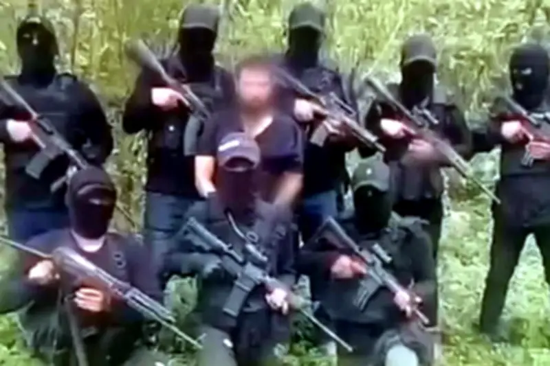 Secuestran a gasolinero quien confiesa vínculos con huachicol en operativo de seguridad