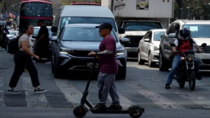 Sedatu presiona a municipios para aplicar norma que reduzca muertes viales en México