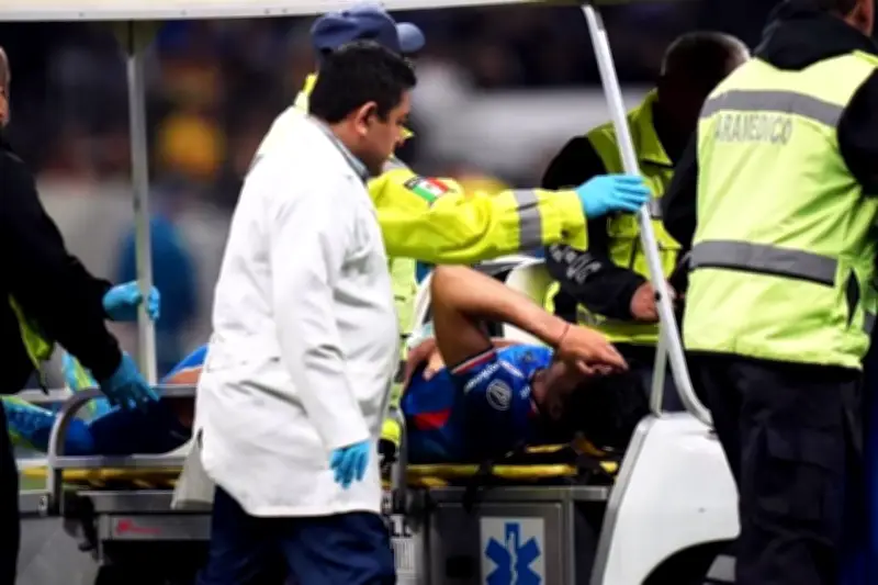 Sergio Ibañez sufre ruptura muscular en gemelo derecho, fuera de acción