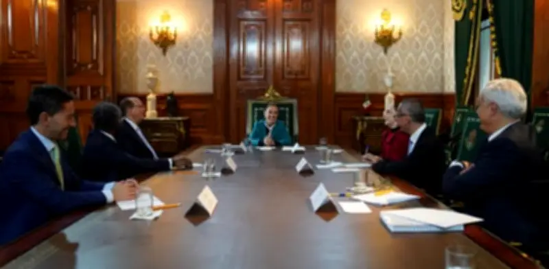 Sheinbaum se reúne con BlackRock para discutir inversión en infraestructura