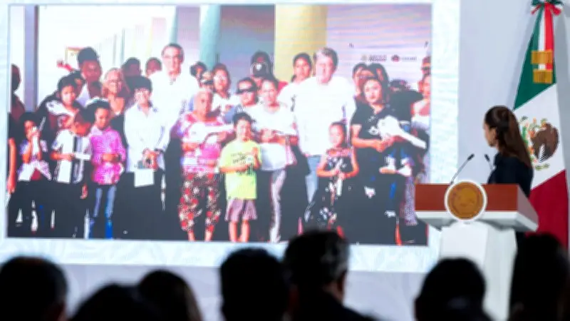 Sheinbaum y Américo Villarreal entregan 19 viviendas a pescadores en Matamoros, Tamaulipas