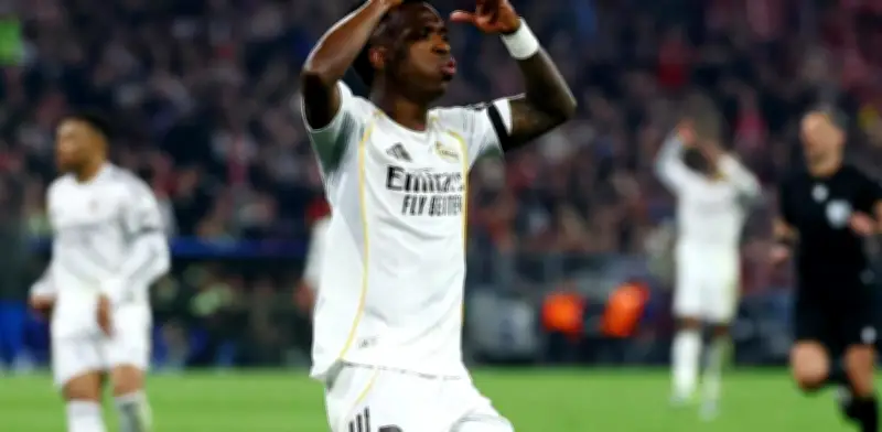 Silbidos en el Bernabéu: La afición del Real Madrid castiga a Vinícius tras eliminación en Champions