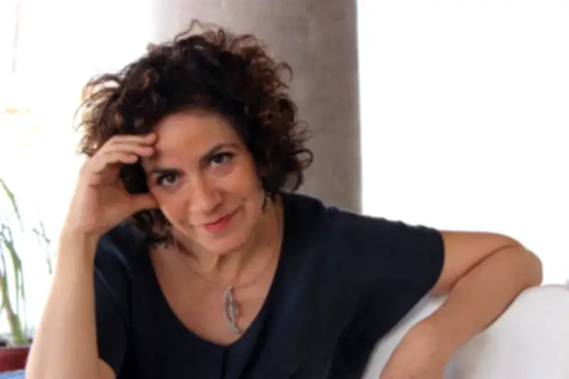 Silvia A. Peláez recibe el prestigioso Premio Ruiz de Alarcón en reconocimiento a su trayectoria