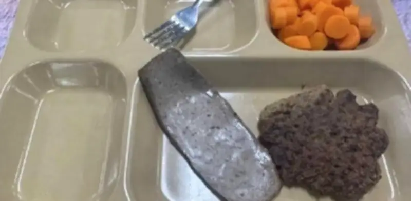 Soldados de EU denuncian hambre en buques de guerra en Medio Oriente