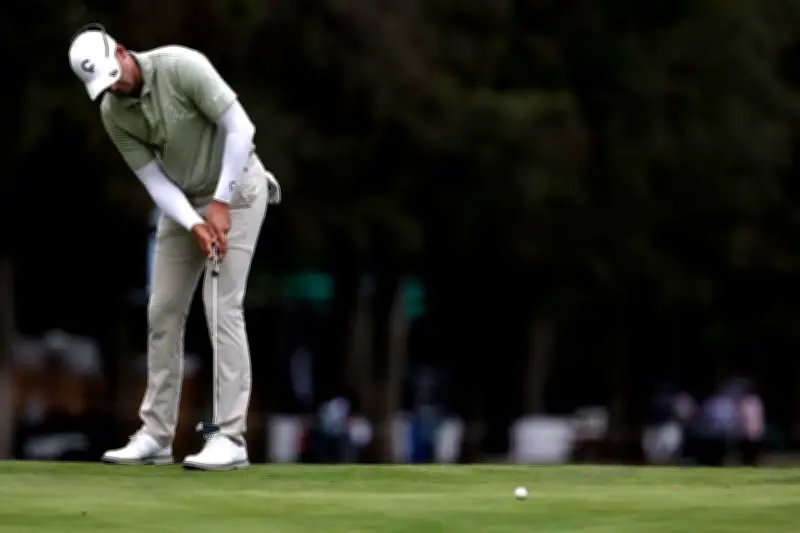 Sorprende francés Pérez en el LIV Golf México City con actuación estelar