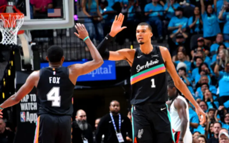 Spurs de San Antonio inician Playoffs con victoria contundente sobre Trail Blazers