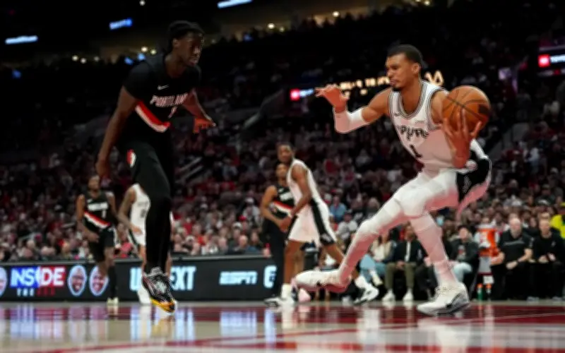 Spurs repiten dosis a Trail Blazers con paliza 114-93 en Portland