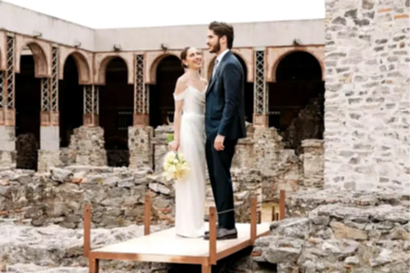 Stella Harari y Jacobo Martínez sellan su unión civil en emotiva ceremonia