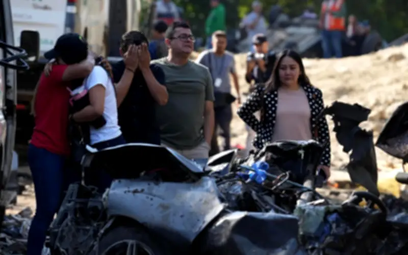 Suben a 19 los muertos por ataque con explosivos en Colombia