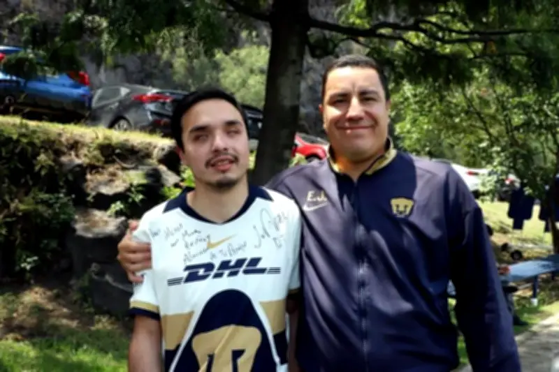 Sueño Cumplido: Alexis Salas Conoce a Éfraín Juárez en Inspirador Encuentro