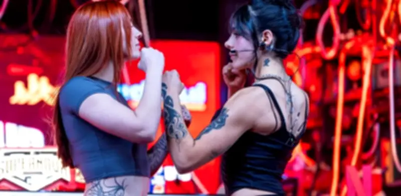 Supernova Génesis revela su cinturón oficial bañado en oro para campeones