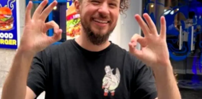 Taxistas de Cancún responden a Luisito Comunica por queja de precios