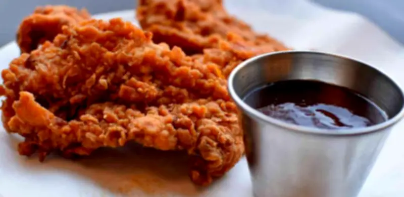 Tiras de Pollo Crujientes Estilo KFC: Receta Casera Mejorada y Picosita
