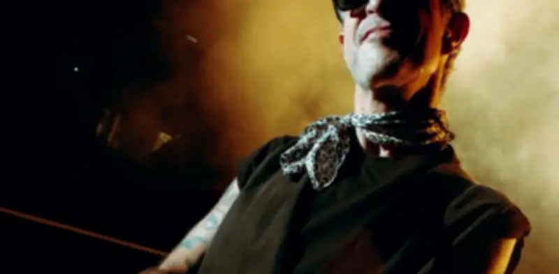 Tito Fuentes de Molotov se recupera tras cirugía nasal por secuelas de adicciones