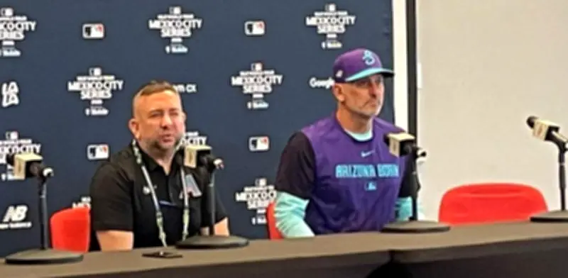 Torey Lovullo valora encuentro con Sheinbaum en Palacio Nacional