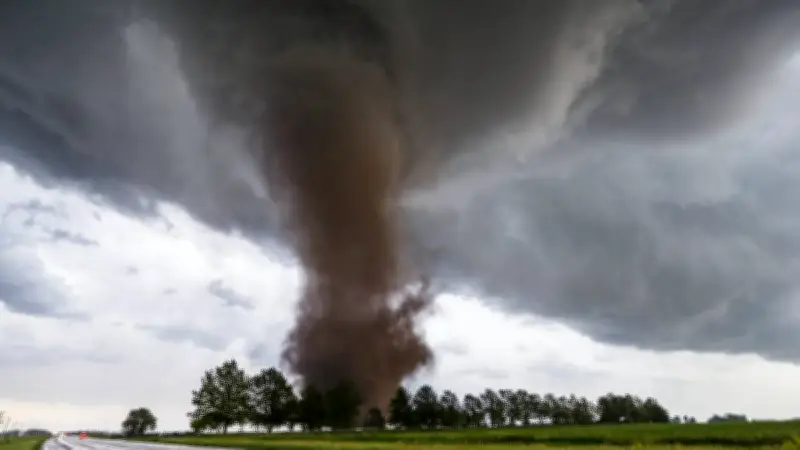 Tornado devastador en Oklahoma deja destrucción y heridos