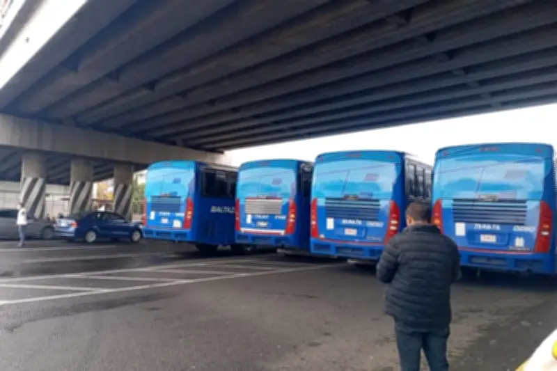 Transportistas Bloquean la México-Pachuca por Inseguridad y Exigen Acción Gubernamental
