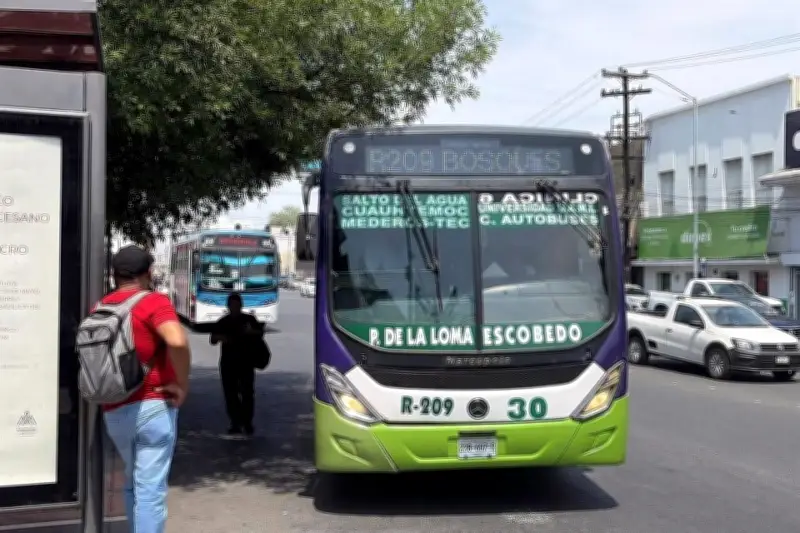 Transportistas de Nuevo León mantienen 4 rutas con aumentos 'a la brava'