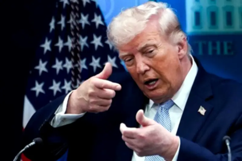 Trump acepta suspender ataques a México tras diálogo con AMLO