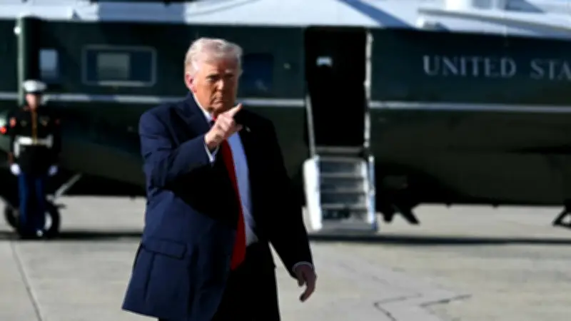 Trump amenaza a China con aranceles del 50% si apoya militarmente a Irán