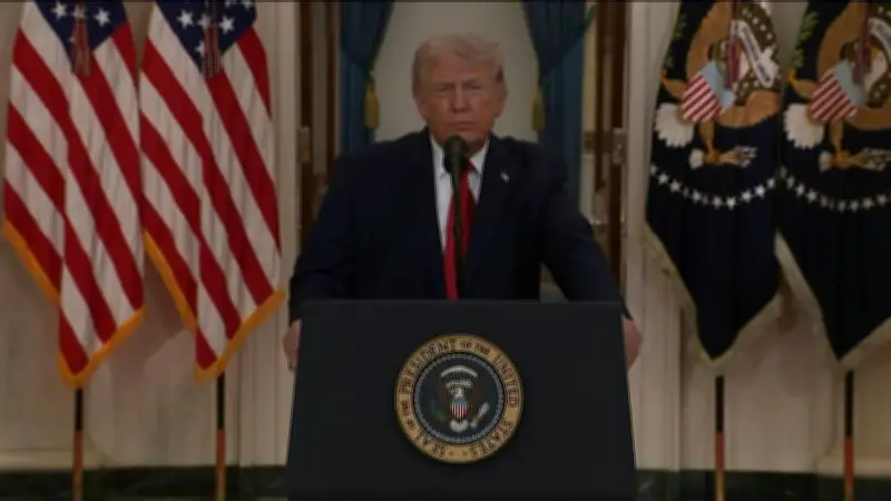 Trump amenaza con 'devolver a la Edad de Piedra' a México en discurso electoral