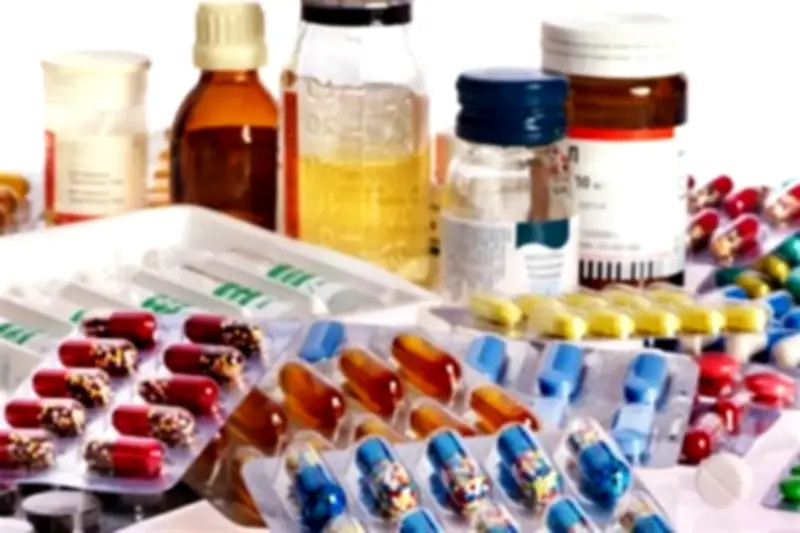 Trump amenaza con imponer arancel del 100% a medicamentos importados de México