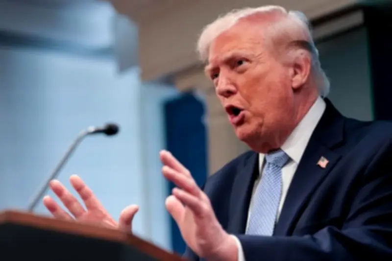 Trump bromea con postularse a la presidencia de Venezuela en medio de tensiones