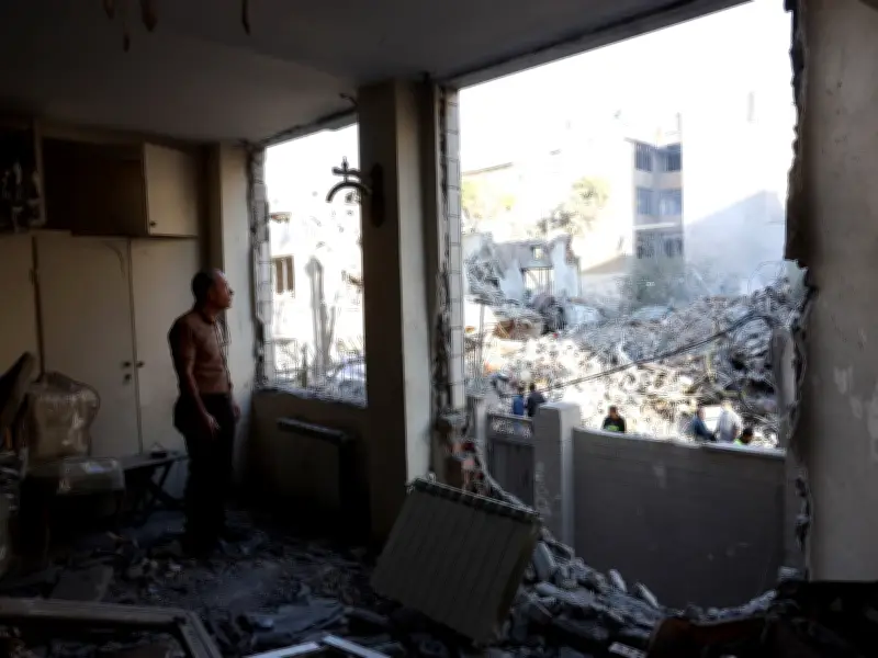 Trump en Negociaciones Intensas con Irán a Horas del Ultimátum sobre Ormuz