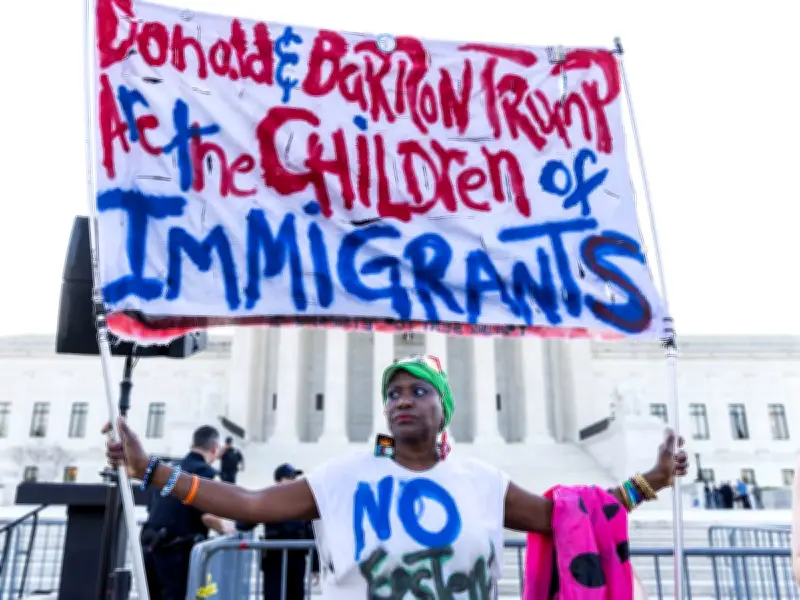 Trump presencia histórica sesión en Corte Suprema sobre ciudadanía por nacimiento