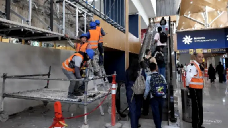 Usuarios del AICM enfrentan caos y retrasos en sus vuelos por fallas operativas