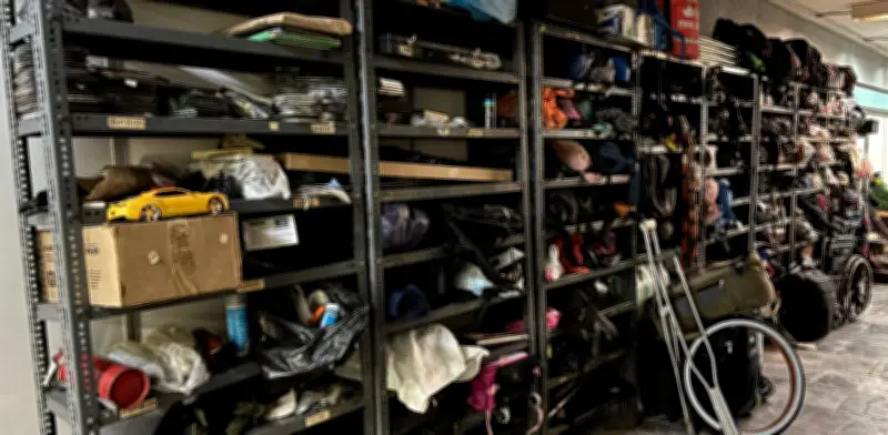 Usuarios del Metro olvidan casi 500 objetos en tres meses; pocos los reclaman