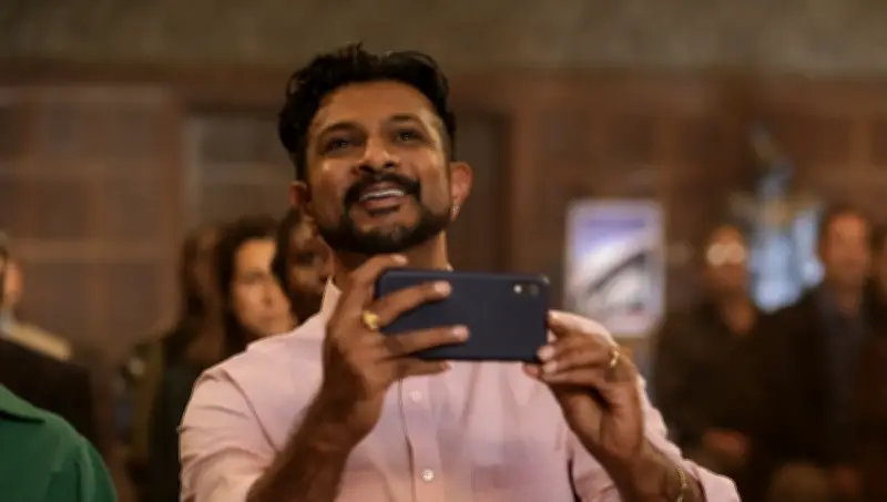 Utkarsh Ambudkar: Música y actuación en nueva temporada de Ghosts