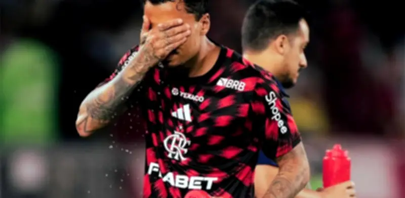 VAR detecta gesto obsceno y provoca expulsión de futbolista del Corinthians