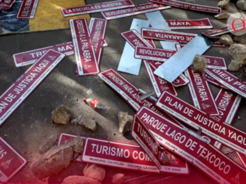 Vecinos de Tultitlán mantienen protesta contra cambio de nombre a 'Colonia 4T'