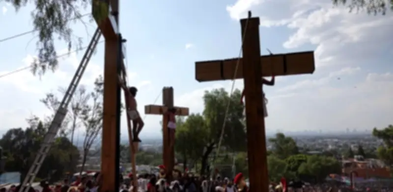 Viacrucis de Iztapalapa: Guía Completa para Verlo en Vivo y Horarios 2026