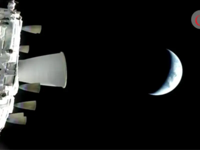 Video viral de Artemis II: ¿OVNIs o cristales de hielo? La NASA explica el misterio