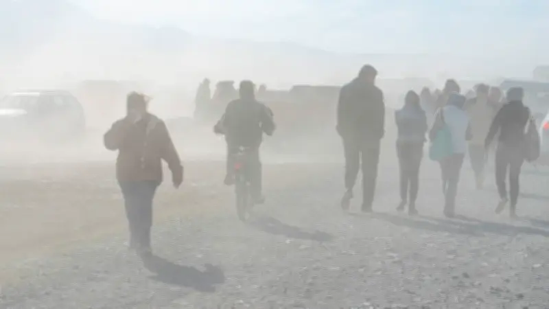 Vientos intensos de hasta 70 km/h azotarán Nuevo León en los próximos días