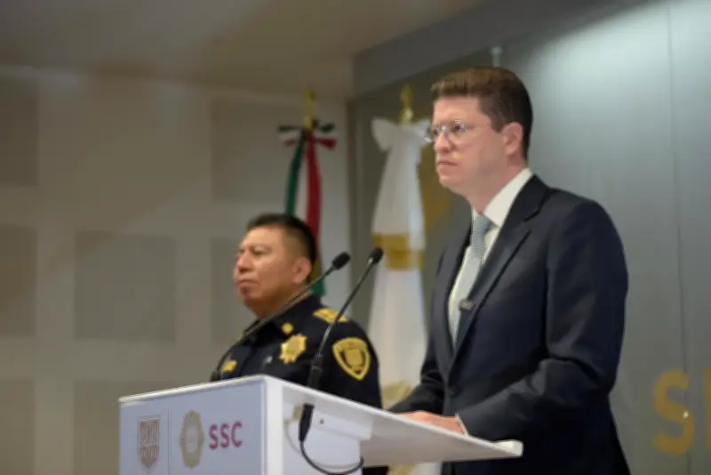 Vinculan a proceso a tres policías de la CDMX por robo de casi 4 mdp a automovilista