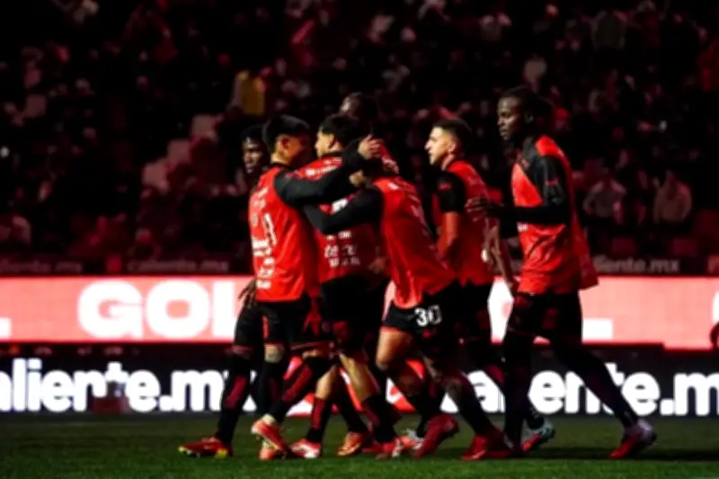 Xolos de Tijuana logra victoria crucial ante Pachuca en la Liga MX